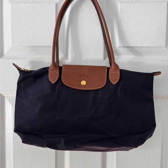 Longchamp Handbags - Longchamp Le Pliage Medium Shoulder Tote - Like New